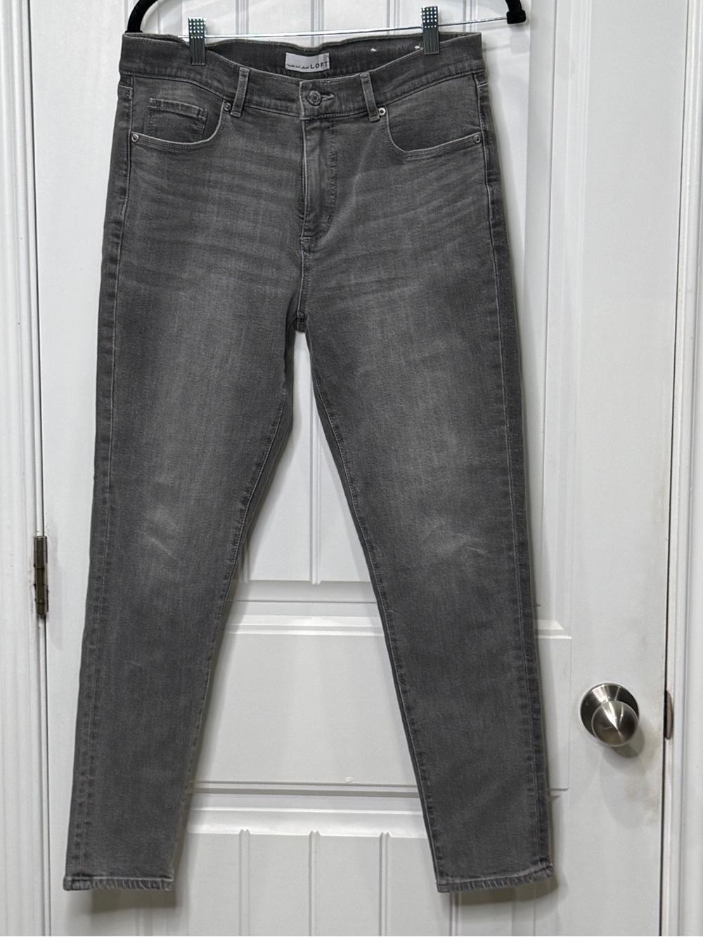 LOFT Women’s Size 28/6 Gray Wash Stretch Skinny Ankle Jeans EUC